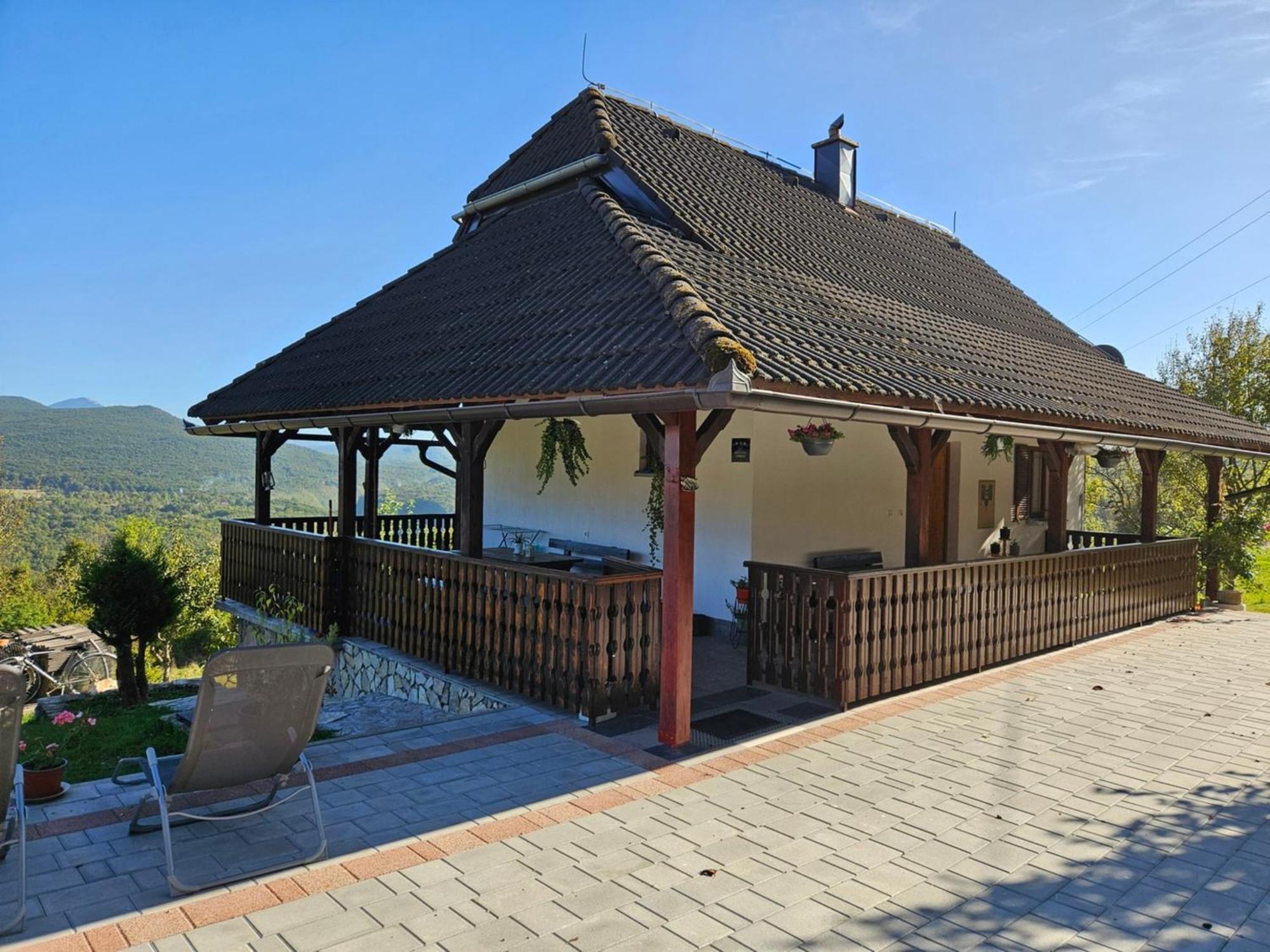 Cozy House Zivko With Balcony Villa พลิตวิชกา เยเซรา ภายนอก รูปภาพ